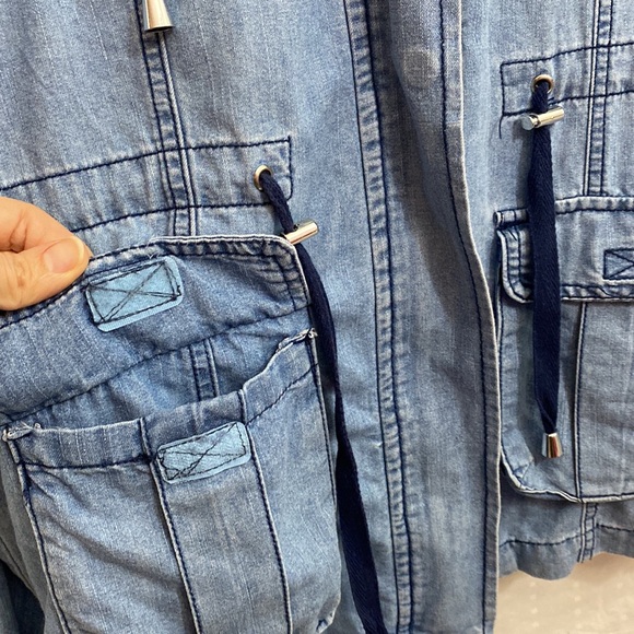 Ashley Vintage Charm Lightweight Hooded Denim Utility Jacket - Picture 5 of 6